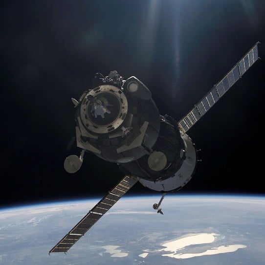 self-lubricating bushings-international-space-station Lubricating Bushings for aerospace